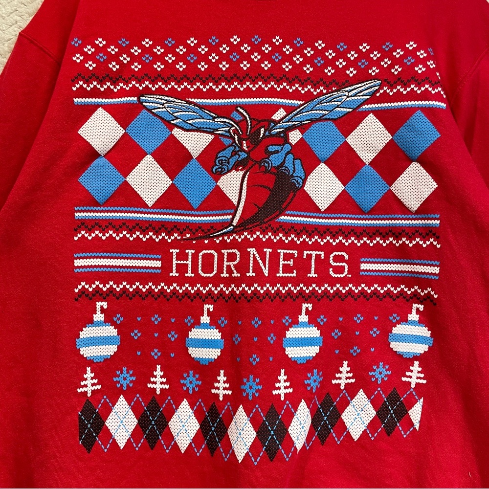 Champion Eco Fleece Delaware State Hornets Red Ugly Christmas Sweater Medium - Picture 2 of 5